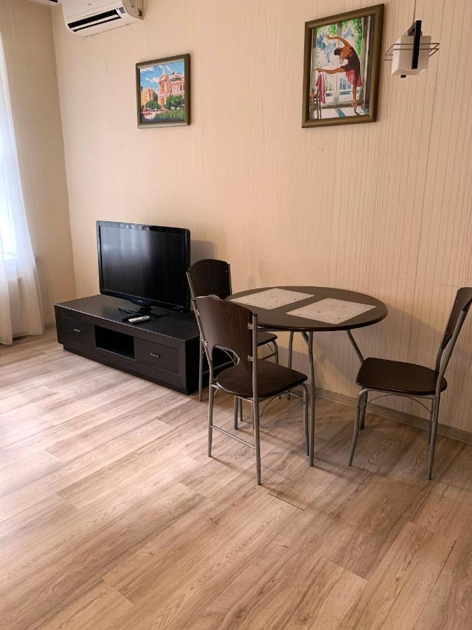 Excellent Apartment In The Center Of Odessa Exteriör bild